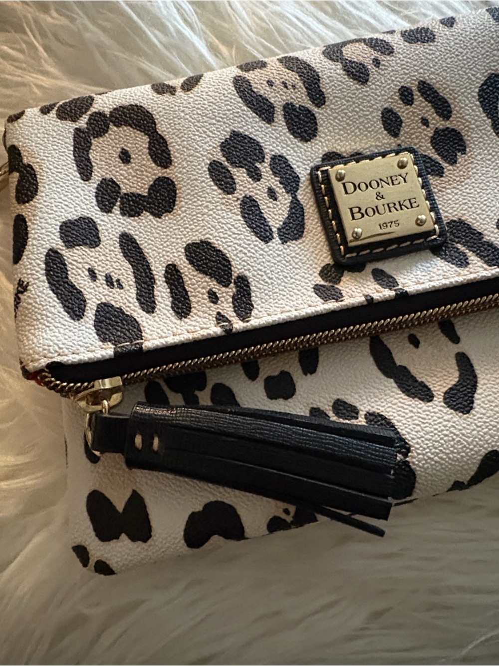 π¨ LOW START Dooney and Burke Leopard Print Crossbody Bag/Clutch - Picture 2 of 6